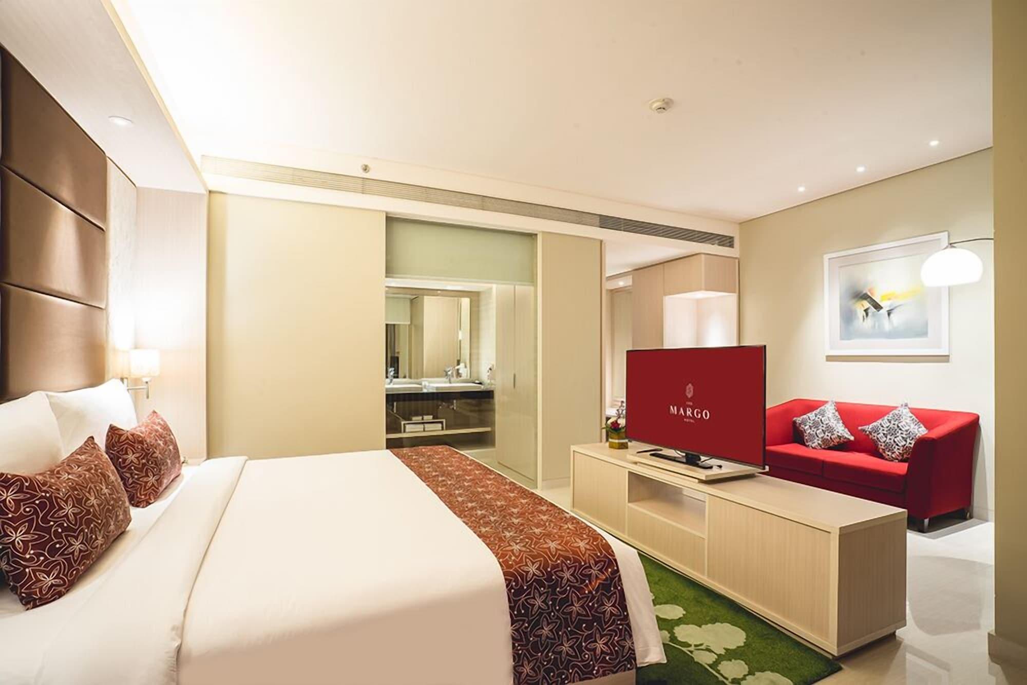 The Margo Hotel Depok Exterior photo